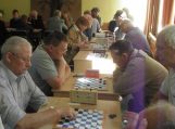 Rusnėje startavo tradicinis IX šaškių turnyras „Rusnės žiburiai – 2012“