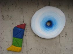 Jaunimo darbai papuošė bibliotekos kiemelį