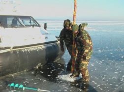 Ant Kuršių marių ledo nužymėta sienos apsaugos zona