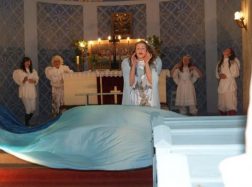 Spektaklis vaikams ir ne vaikams Saugų bažnyčioje