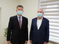 Pasveikintas naujasis Šilutės ligoninės vadovas Algis Starkus