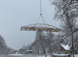 Geltonasis tiltas nukeltas