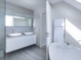 5 patarimai, kaip vizualiai vonios kambarį padaryti didesniu