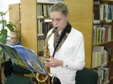 Šilutės Pamario pagrindinės mokyklos mokinė Justė Pleikytė atliko keletą kūrinių saksofonu