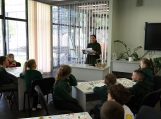 2026-05-14 - Vydūno viešojoje bibliotekoje pirmokai žengė į žaliąjį kūrybos pasaulį (3)